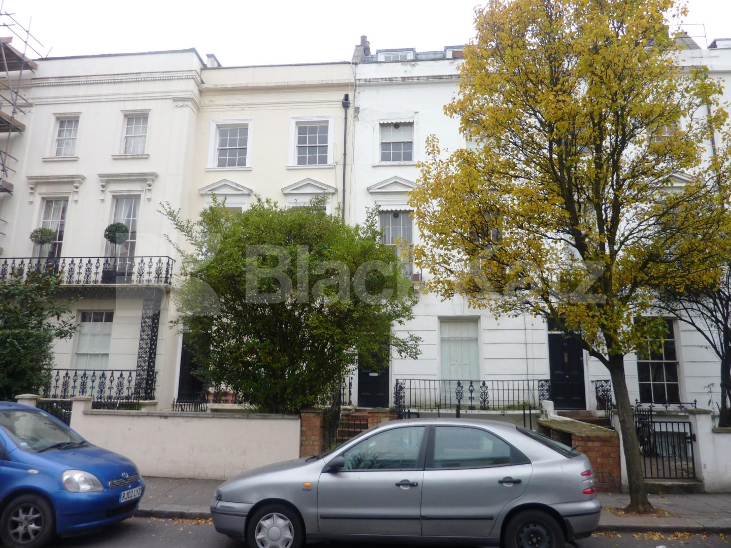 Set within a period House mins to tube and & shops Chepstow Road, Notting Hill / Bayswater